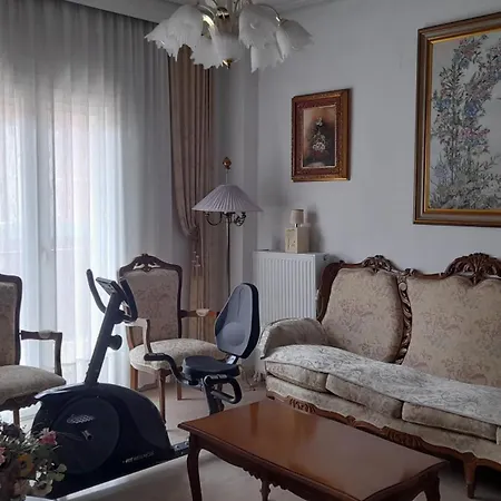 Lägenhet ευρύχωρο 60τμ στο κέντρο, ήσυχη διαμονή *