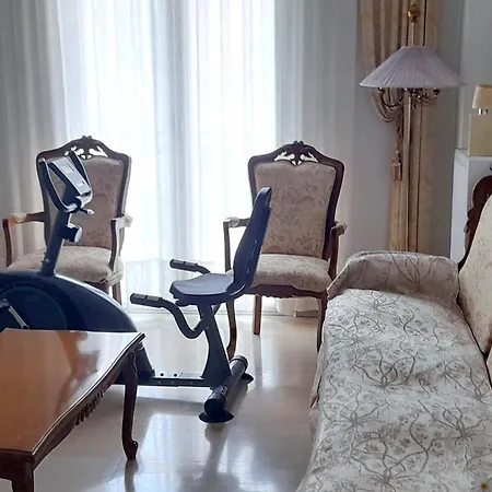 ευρύχωρο 60τμ στο κέντρο, ήσυχη διαμονή Larissa