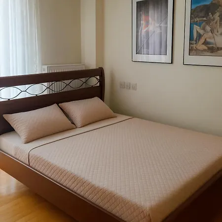 ευρύχωρο 60τμ στο κέντρο, ήσυχη διαμονή Larissa